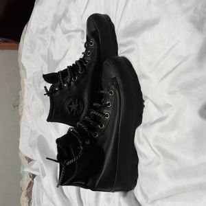 Women's sz 8 converse